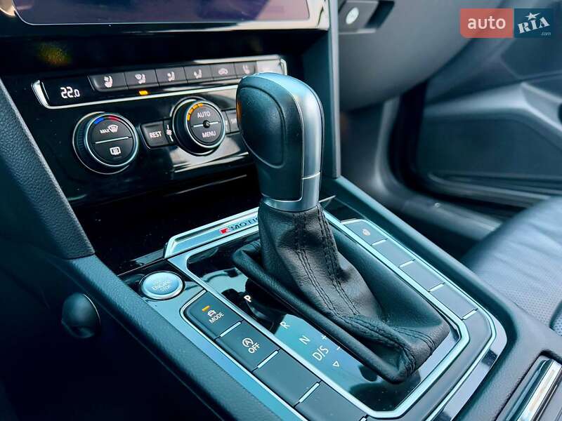 Седан Volkswagen Passat 2018 в Києві