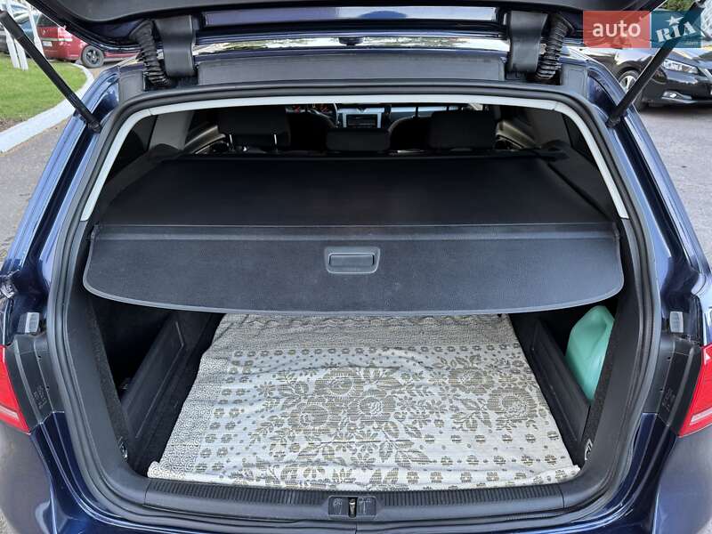 Универсал Volkswagen Passat 2011 в Ровно