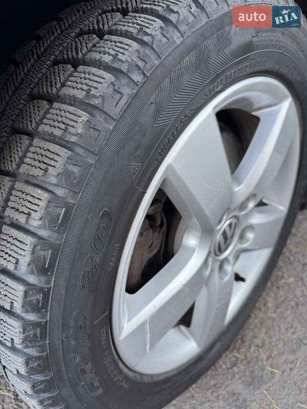 Универсал Volkswagen Passat 2011 в Ровно