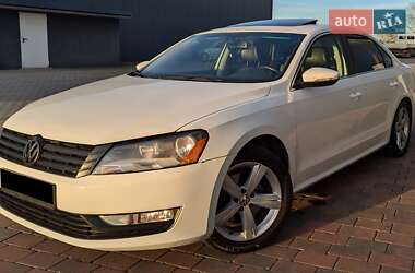 Седан Volkswagen Passat 2011 в Харкові