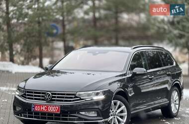 Універсал Volkswagen Passat 2021 в Дрогобичі