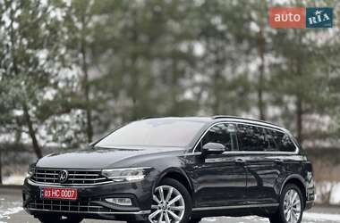 Універсал Volkswagen Passat 2021 в Дрогобичі