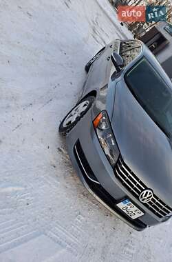 Седан Volkswagen Passat 2013 в Тернополі