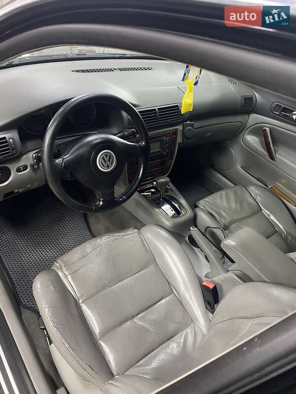 Универсал Volkswagen Passat 2004 в Киеве