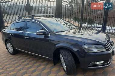 Седан Volkswagen Passat 2011 в Киеве