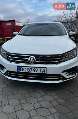 Седан Volkswagen Passat 2016 в Львове