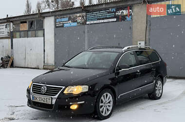 Універсал Volkswagen Passat 2007 в Рівному