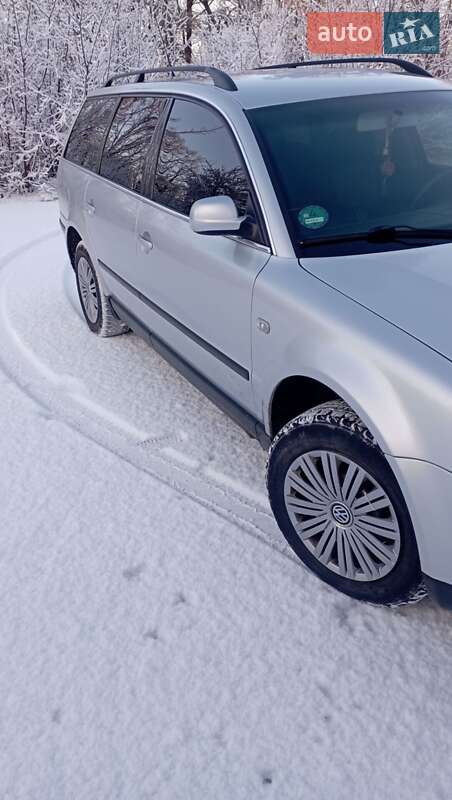 Універсал Volkswagen Passat 2001 в Мурованих Курилівцях
