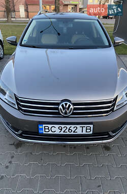 Універсал Volkswagen Passat 2011 в Червонограді