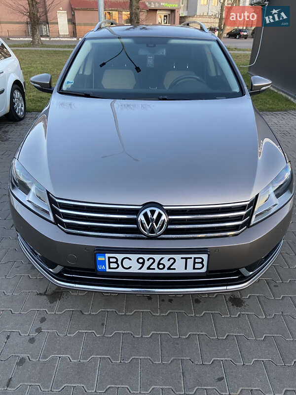 Універсал Volkswagen Passat 2011 в Червонограді