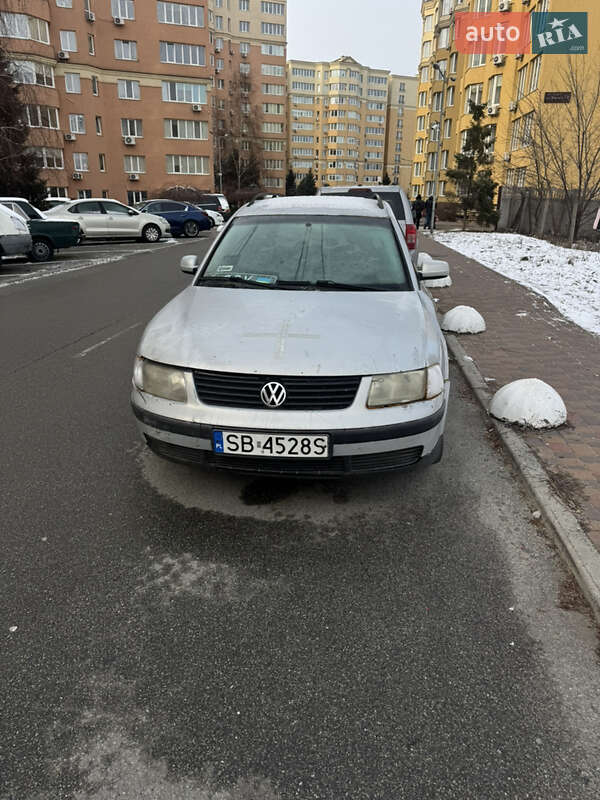 Універсал Volkswagen Passat 1999 в Києві