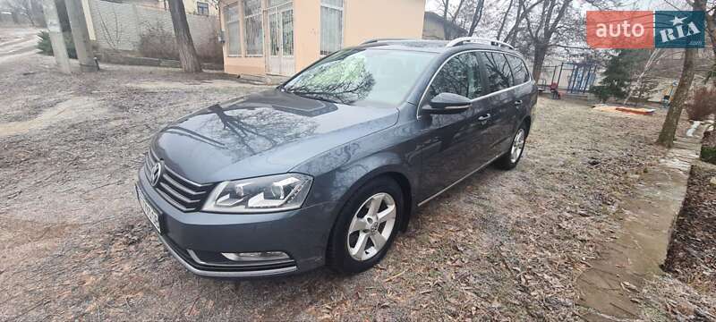 Универсал Volkswagen Passat 2011 в Харькове