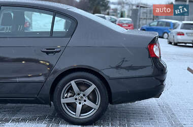 Седан Volkswagen Passat 2006 в Старокостянтинові