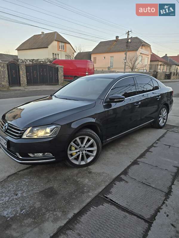 Седан Volkswagen Passat 2011 в Виноградове