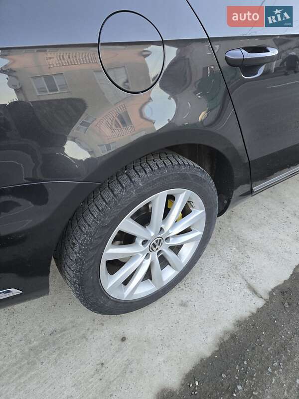 Седан Volkswagen Passat 2011 в Виноградове
