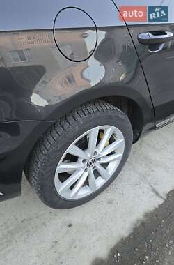 Седан Volkswagen Passat 2011 в 
