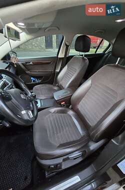 Седан Volkswagen Passat 2011 в 