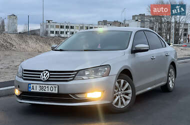 Седан Volkswagen Passat 2014 в Киеве