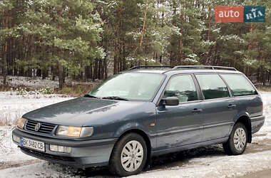 Універсал Volkswagen Passat 1995 в Харкові