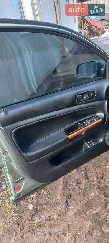 Седан Volkswagen Passat 2002 в Хмельнике