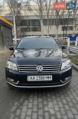 Седан Volkswagen Passat 2012 в Дніпрі