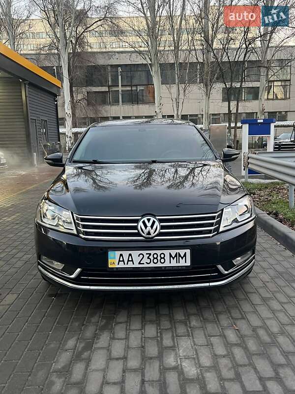 Седан Volkswagen Passat 2012 в Дніпрі