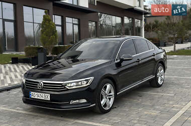 Седан Volkswagen Passat 2016 в Ужгороді