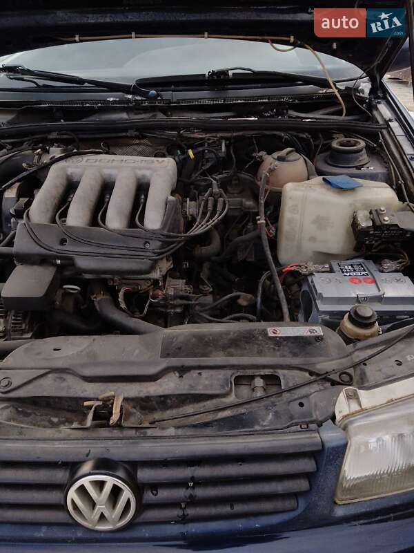 Седан Volkswagen Passat 1994 в Києві