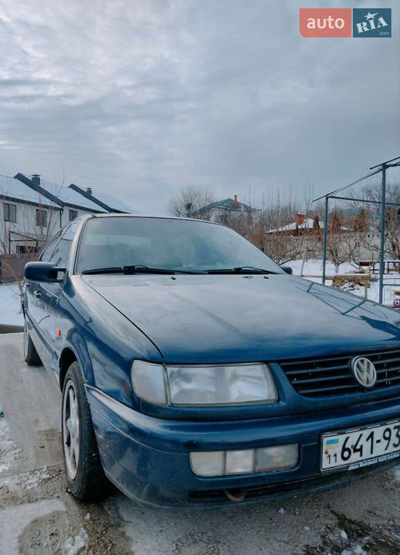 Седан Volkswagen Passat 1994 в Києві