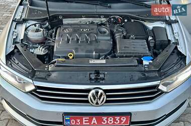 Універсал Volkswagen Passat 2015 в Луцьку