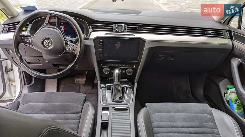Универсал Volkswagen Passat 2017 в Ирпене