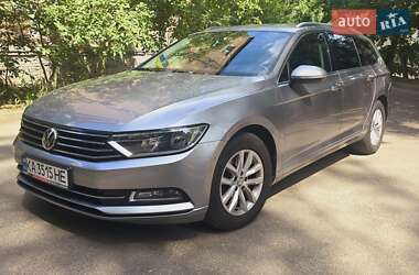 Универсал Volkswagen Passat 2017 в Киеве