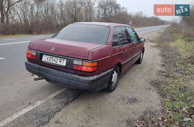 Седан Volkswagen Passat 1990 в 