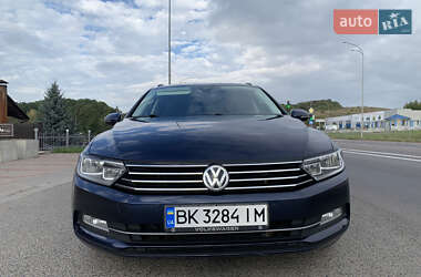 Универсал Volkswagen Passat 2016 в Ровно