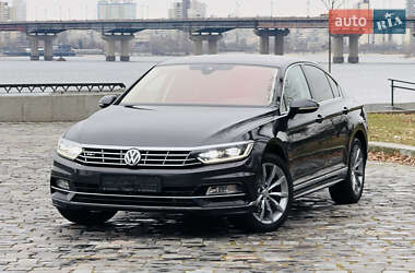 Седан Volkswagen Passat 2018 в Киеве