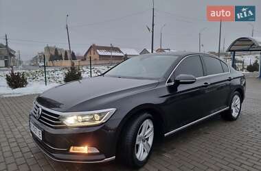 Седан Volkswagen Passat 2017 в Мукачевому