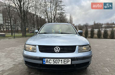 Універсал Volkswagen Passat 1998 в Рівному