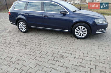 Універсал Volkswagen Passat 2011 в Тернополі