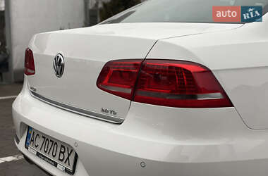 Седан Volkswagen Passat 2013 в Олевську