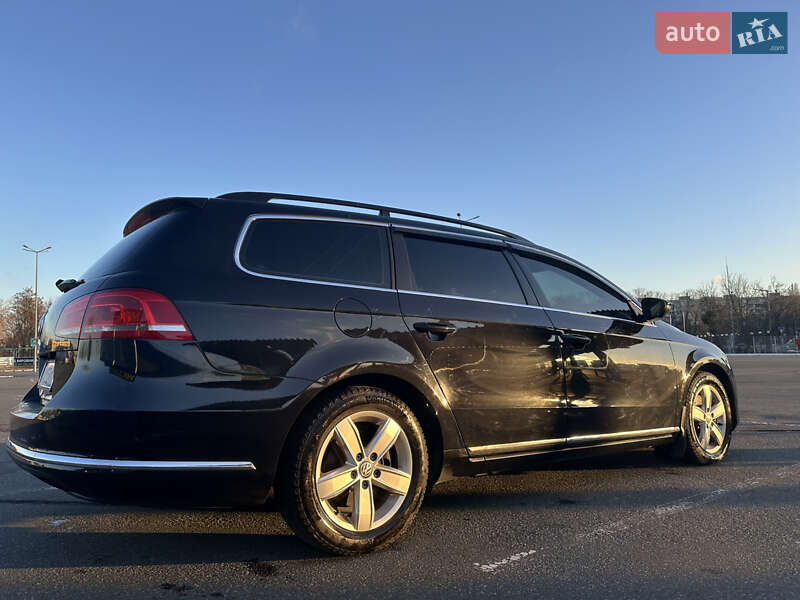 Универсал Volkswagen Passat 2011 в Киеве