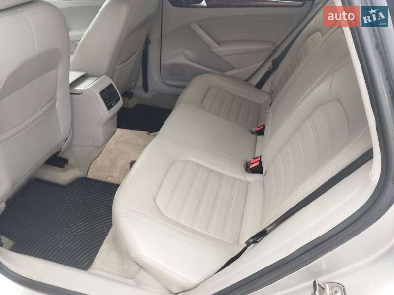Седан Volkswagen Passat 2013 в Прилуках