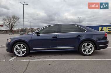 Седан Volkswagen Passat 2013 в Дніпрі