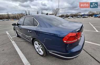 Седан Volkswagen Passat 2013 в Дніпрі