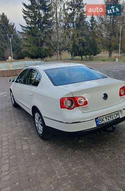 Седан Volkswagen Passat 2009 в Рівному