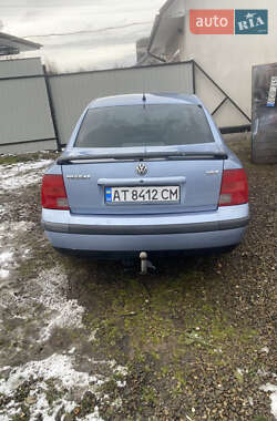 Седан Volkswagen Passat 1999 в Кицмани