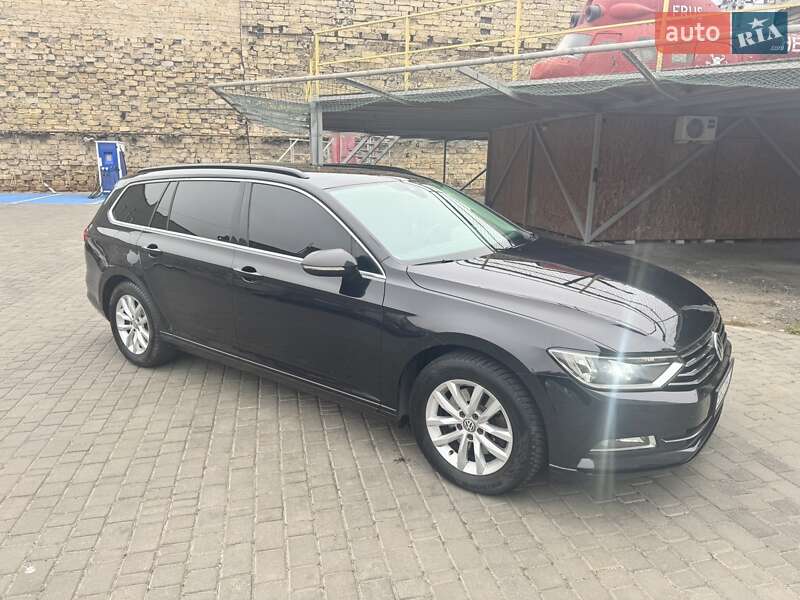 Універсал Volkswagen Passat 2015 в Одесі