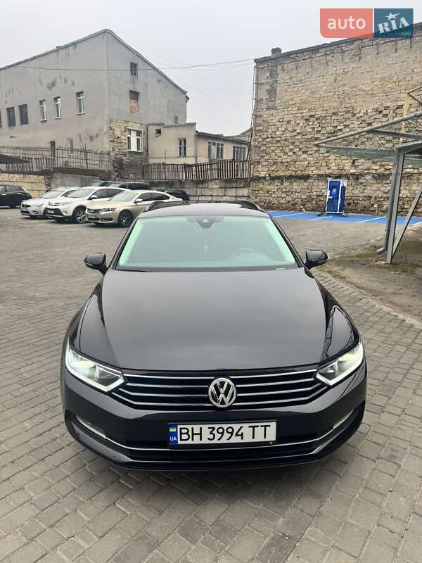 Універсал Volkswagen Passat 2015 в Одесі
