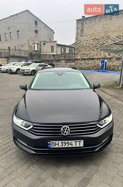 Універсал Volkswagen Passat 2015 в Одесі