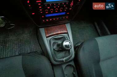 Седан Volkswagen Passat 2004 в 