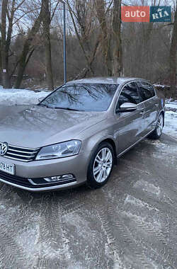 Седан Volkswagen Passat 2010 в Хмельницькому